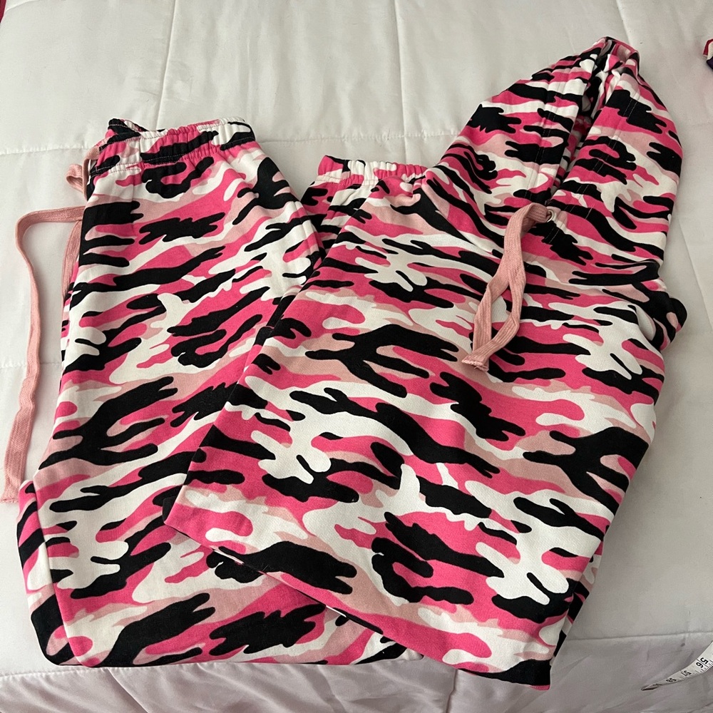Blank Pink and Grey Camouflage Women’s Hoodie and Sweatpants Set Size M